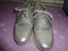 Damenschuhe/ feste