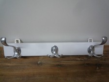 Vintage Wandgarderobe Hakenleiste weiß Holz Metall 50/60er