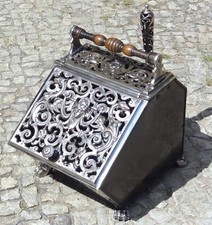 Historismus  Kohlenkasten Aschekasten Kohlenschütte mit Schaufel Löwenfüße Greif