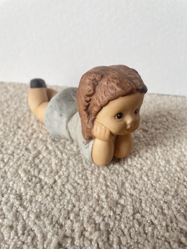Goebel figur mädchen - figur, liegend