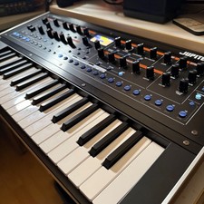 Roland JUPITER-Xm, mobiles
