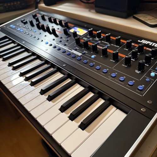 Roland jupiter mobiles - roland,