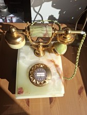 Telefon aus italienischem Marmor – vergoldet