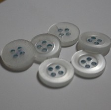 6 Weiße Knöpfe leicht