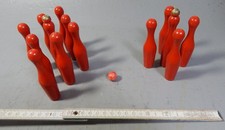 Kegelspiel aus Holz - 14 Kegel & eine Kugel