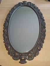 Dekorativer Spiegel in Ovaler