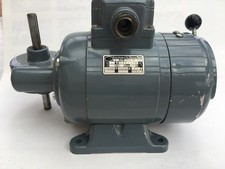 Wechselstrommotor 220V regelbar mit Getriebe