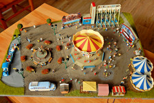 Diorama 1:87, Jahrmarkt mit viel Bewegung: Karusell, Schiffschaukel, Bimmelbahn