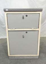 Baisch Arztschrank Metallschrank Geräteschrank sehr selten Bauhaus shabby Chrom