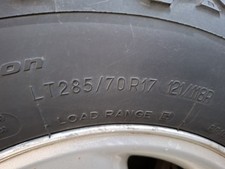 M+S Winterreifen BFG LT285/70 17 121R TL All Ter. KO2