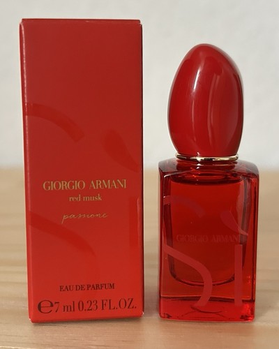 Giorgio armani red - armani, si