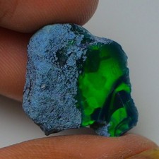 Schwarzopal grob 7,80 Karat