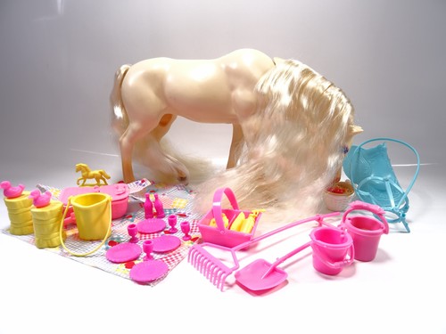 Barbiepferd leckermäulchen - barbiepferd,