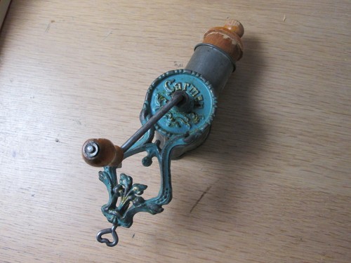 Antike nussmühle - antike,