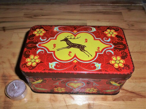 8 cm alte blechdose - x, 11