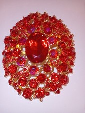 Brosche leuchtend rot oval