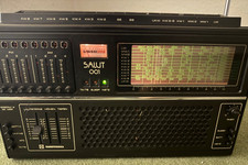 Weltempfänger Salut 001  Radiotehnika UKW MW KW UdSSR Sowjetunion Vintage Radio