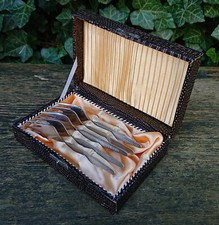 alter Besteckkasten mit 5 Gabeln Kuchengabeln ABS DDR ca. 17,3 x 11,3 x 5,0 cm