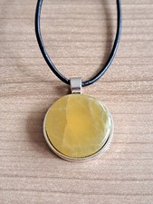 🟡🟡🟡 Runde Halskette aus Ostseejade / Faserkalk - Amulett ❗❗❗