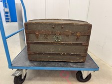 Antiker Überseekoffer