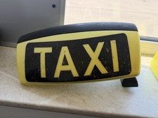 TAXI-DACHZEICHEN TAXISCHILD