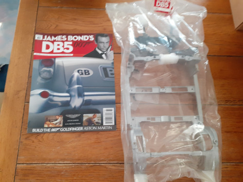 Eaglemoss james bond - james,