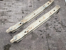 VW T3 BUS  1 paar (2Stk.) Tankhalter Tankhalteband Schutzkufe 251201651A gut