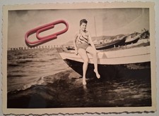 Original Foto Frau female hübsch jung sexy Sommer Meer Boot Badeanzug Brücke 