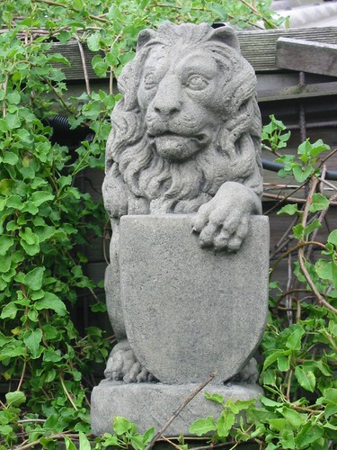 Löwe mit wappen steintafel - löwe,