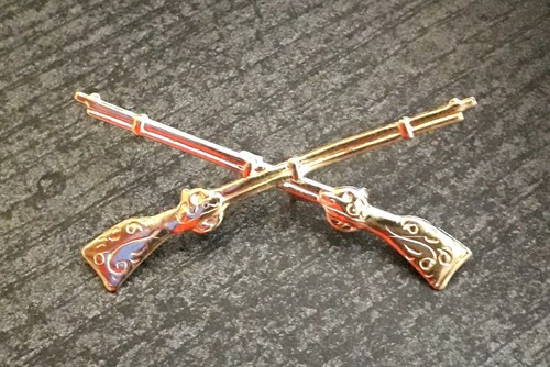 Anstecker gekreuzte gewehre - anstecker,