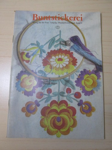 Buntstickerei - ,