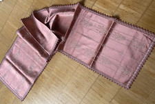 Tischläufer Mitteldecke ?Deko Decke Brokat Blumen & Schleifen Borde rosa 190x36