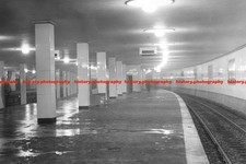 F020982 Platform of U Bahn