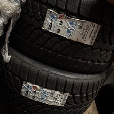 2x Bridgestone Blizzak LM-32