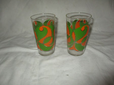 2 Trinkgläser mit Grün /Orangem Muster