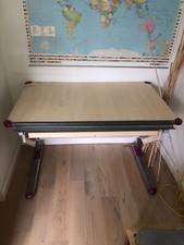 schreibtisch beige, gebraucht, einstellbare höhe, schublade, lineal-rand