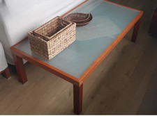 Moderner Couchtisch mit