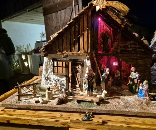 Weihnachtskrippe tiroler - weihnachtskrippe, im