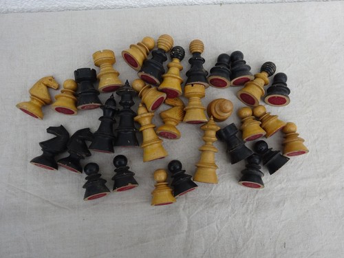 Alte schachfiguren könig - schachfiguren,