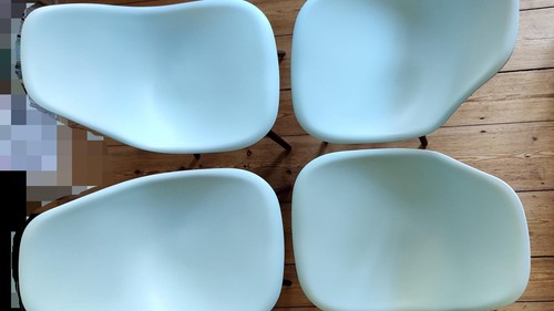 Vier stühle ikonisches - stühle,,