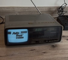 B&W TV/Radio Wecker Panasonic