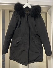 Eleganter Parka in schwarz mit