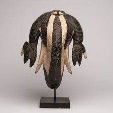 DE1433 Baule Widderkopf Maske