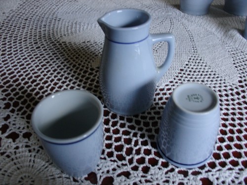 Krug mit becher - krug,