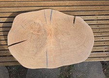 Tischplatte aus Baumscheibe