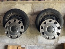 Zwei Hankook Winterreifen 175/65R14 mit Felgen und Radkappen Fiat 500