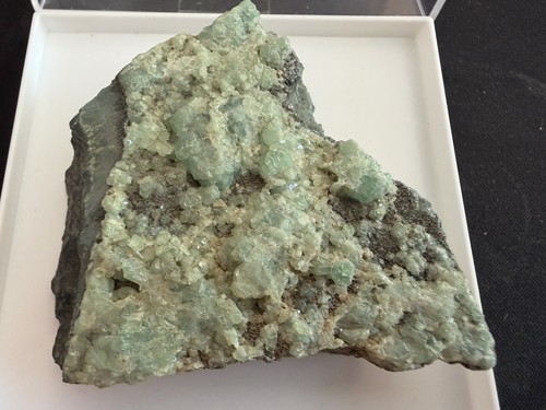 Demantoid granat stufe - demantoid,
