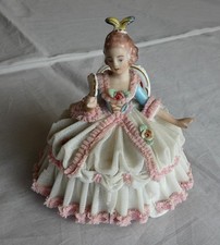 Porzellanfigur Mädchen auf