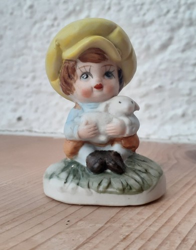 Keramikfigur mädchen mit tier - keramikfigur,