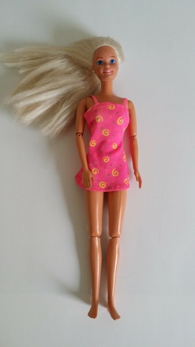 Barbie mit gelenken aus 1993 - barbie,